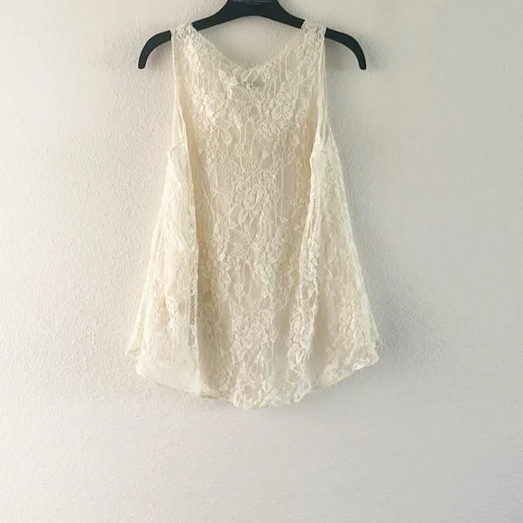 Alice & Olivia Lace Cowl Neck Sleeveless Blouse - Picture 2 of 4